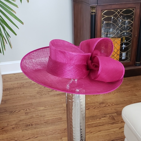 Herald & heart Derby hat